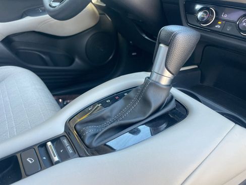 Used 2023 Honda HR-V LX image 19