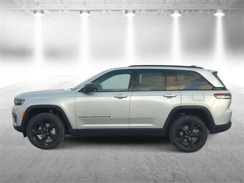 New 2025 Jeep Grand Cherokee Limited image 5