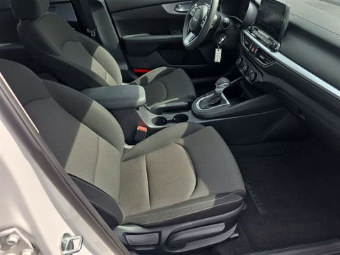Used 2024 Kia Forte LXS w/ LXS Technology Package FWD image 25
