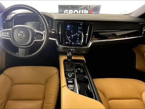 Used 2018 Volvo S90 T6 Momentum image 15