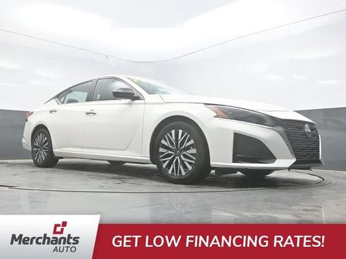 Used 2025 Nissan Altima 2.5 SV FWD image 36