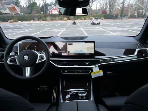 New 2026 BMW X5 xDrive40i w/ M Sport Package image 6