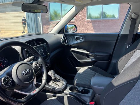 Used 2021 Kia Soul GT-Line FWD image 9