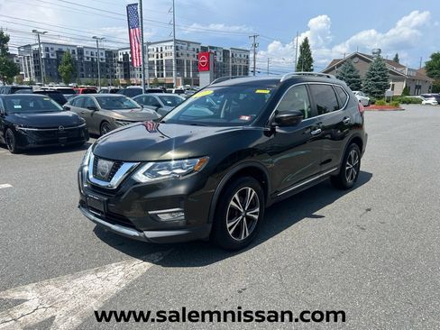 Used 2017 Nissan Rogue SL w/ SL Premium Package AWD/4WD image 3