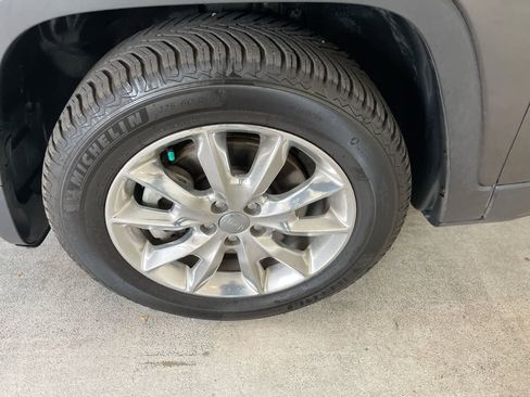 Used 2015 Jeep Cherokee Limited w/ Trailer Tow Group image 10