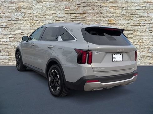 Certified 2026 Kia Sorento S w/ S Panoramic Sunroof Package FWD image 4
