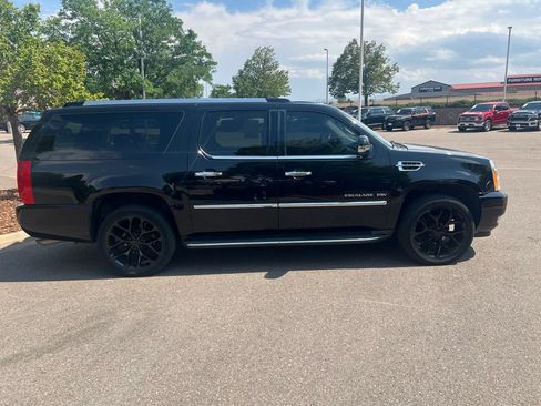 Used 2012 Cadillac Escalade ESV Luxury AWD/4WD image 6