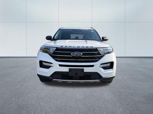 Used 2020 Ford Explorer XLT w/ Equipment Group 202A AWD/4WD image 3