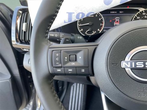 New 2025 Nissan Pathfinder SV image 15