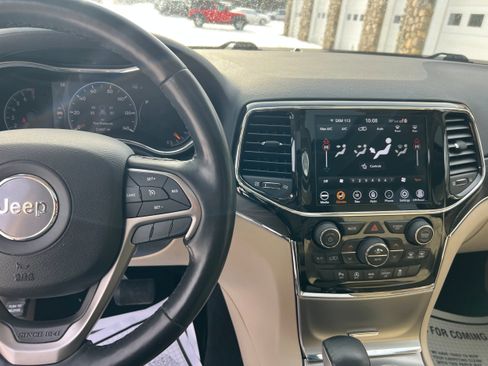 Used 2020 Jeep Grand Cherokee Limited image 14