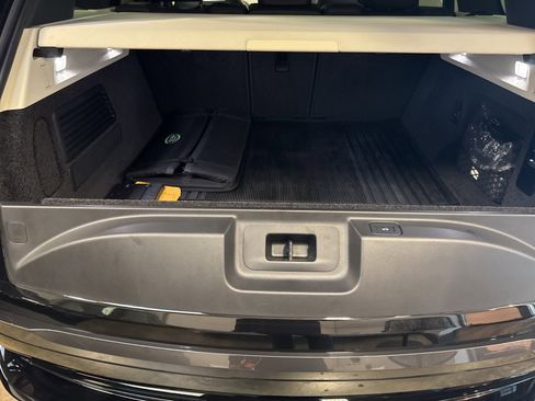 Used 2024 Land Rover Range Rover SE image 37