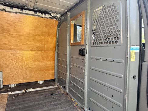 Used 2013 Chevrolet Express 2500 Extended image 11