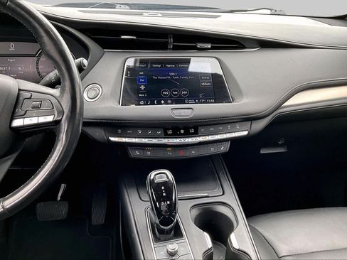 Used 2023 Cadillac XT4 Premium Luxury FWD image 6