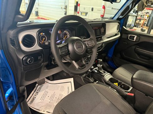 Certified 2025 Jeep Wrangler Unlimited Sport AWD/4WD image 43