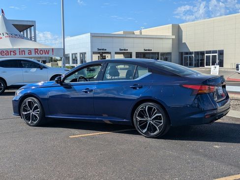 Certified 2023 Nissan Altima 2.5 SR image 4