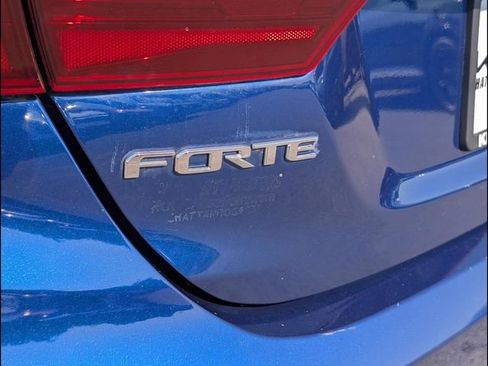 Used 2019 Kia Forte LXS FWD image 17