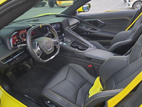 Used 2023 Chevrolet Corvette Z06 w/ Z07 Performance Package image 5