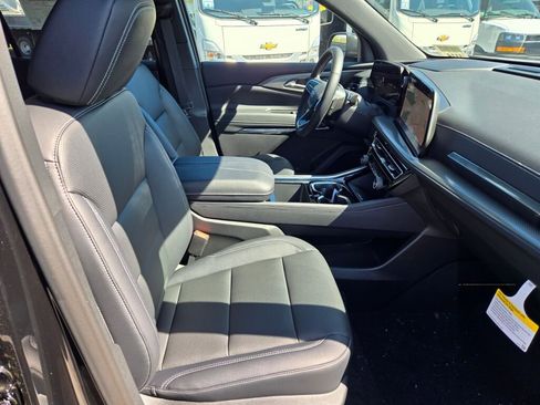 New 2026 Chevrolet Traverse LT w/ Midnight/Sport Edition AWD/4WD image 4