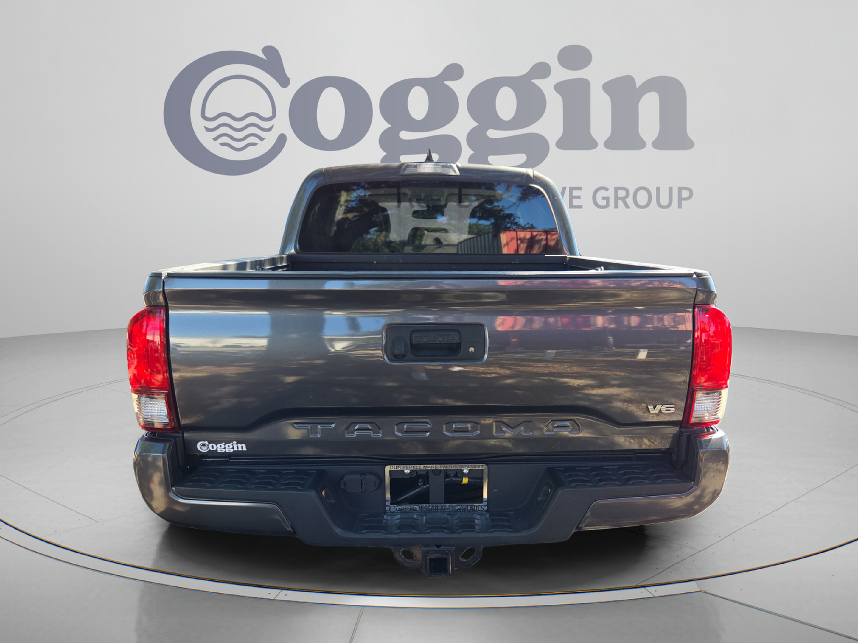 Used 2022 Toyota Tacoma SR5 w/ Technology Package RWD image 4