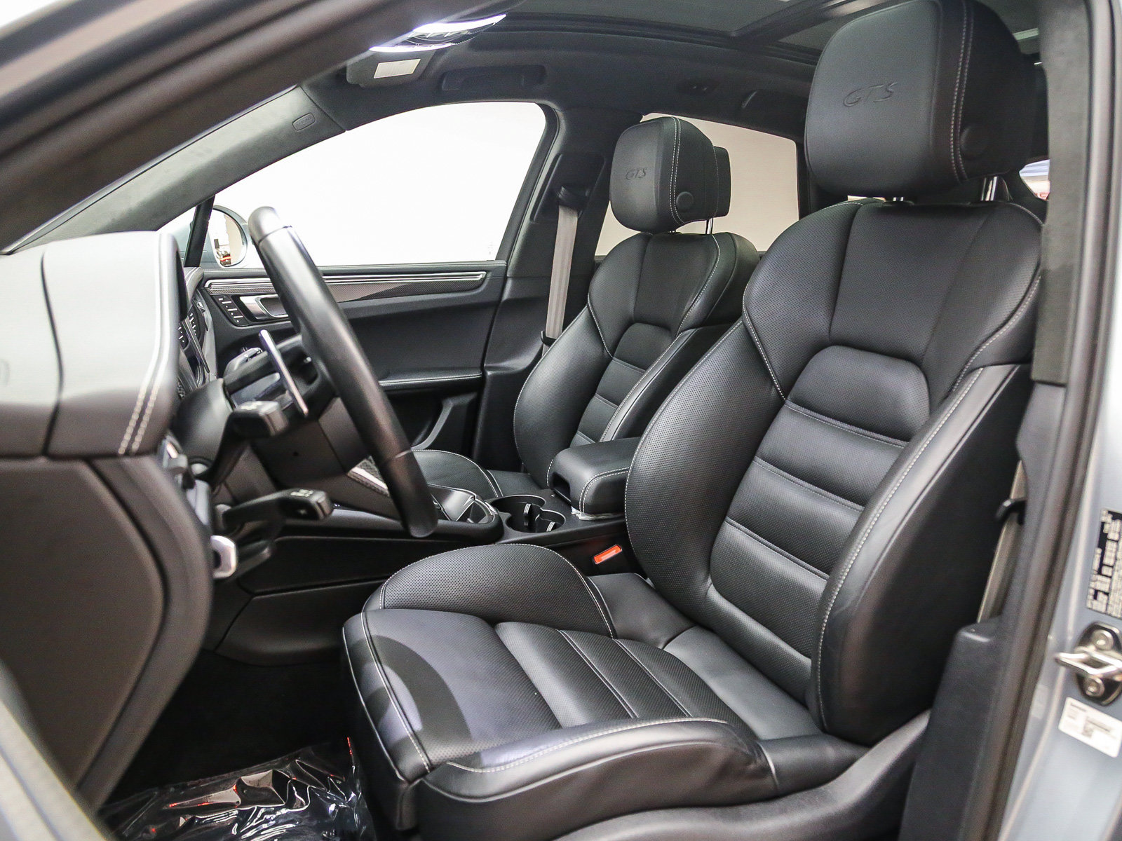 Certified 2023 Porsche Macan GTS AWD/4WD image 10