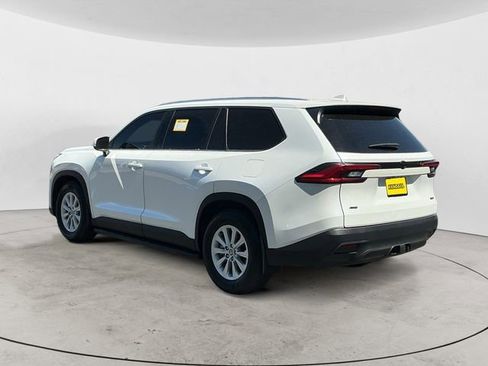 Certified 2024 Toyota Grand Highlander AWD image 3