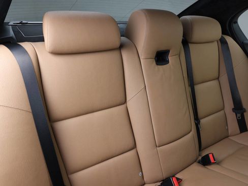 Used 2006 BMW M5 image 95