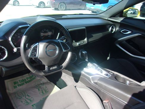 Used 2017 Chevrolet Camaro SS image 19