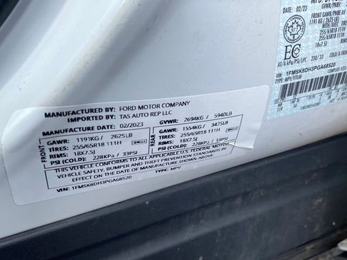 Used 2023 Ford Explorer XLT image 27