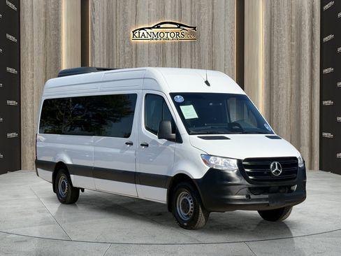 Used 2025 Mercedes-Benz Sprinter 2500 image 1