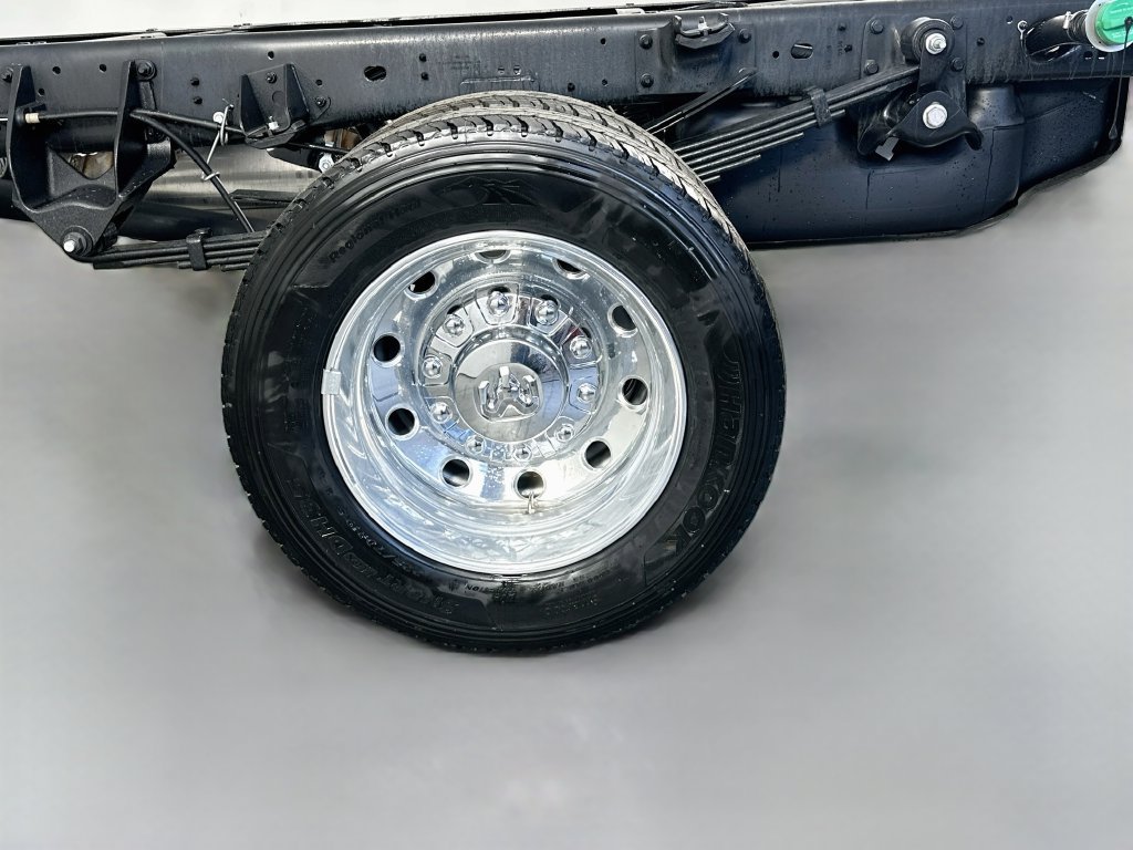 New 2027 RAM 4500 Tradesman w/ Chrome Appearance Group AWD/4WD image 15
