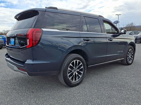 Certified 2025 Ford Expedition Platinum image 6