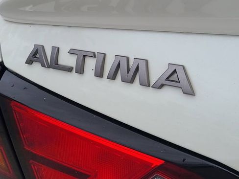 Used 2023 Nissan Altima 2.0 SR image 10