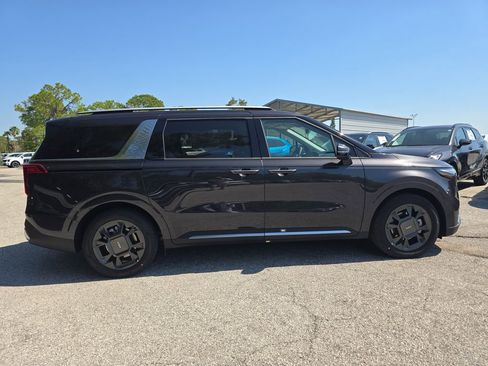 New 2026 Kia Carnival SX image 9