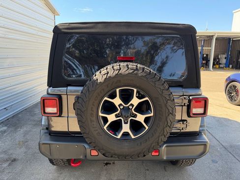 Certified 2022 Jeep Wrangler Unlimited Rubicon w/ Cold Weather Group image 5