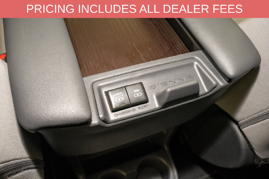 Used 2024 Toyota Sienna LE FWD image 7