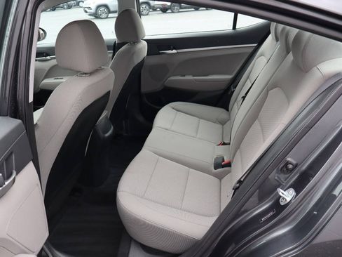 Used 2020 Hyundai Elantra SE FWD image 4