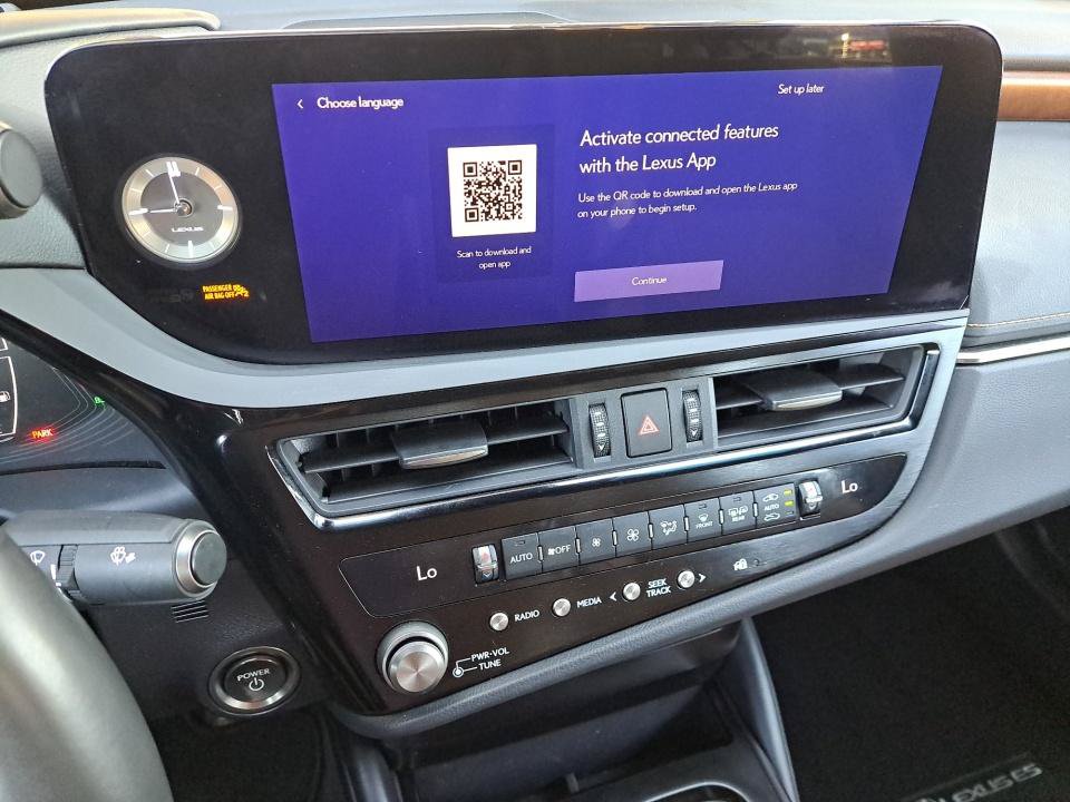 Used 2023 Lexus ES 300h Ultra Luxury w/ Accessory Package (Z2) FWD image 32