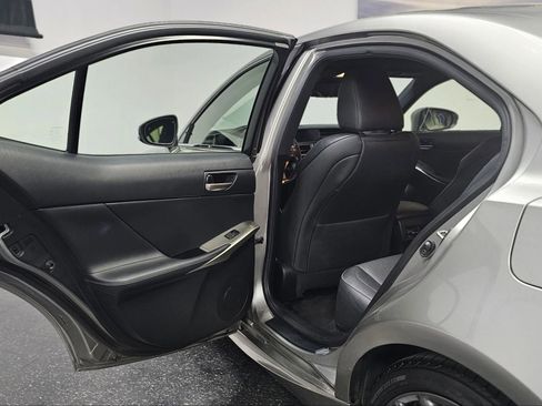Used 2018 Lexus IS 300 F Sport image 38