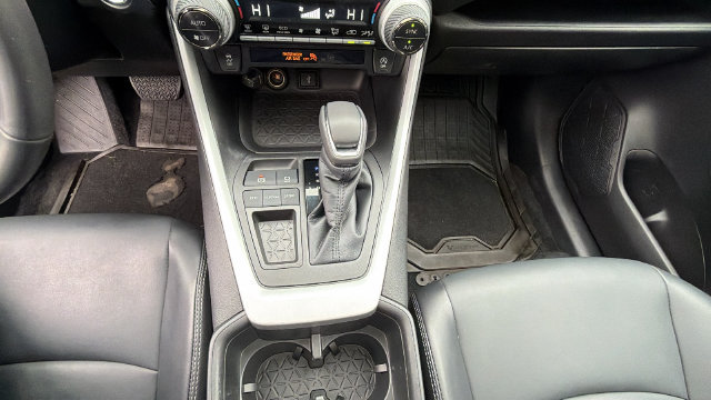 Used 2022 Toyota RAV4 XLE Premium FWD image 26