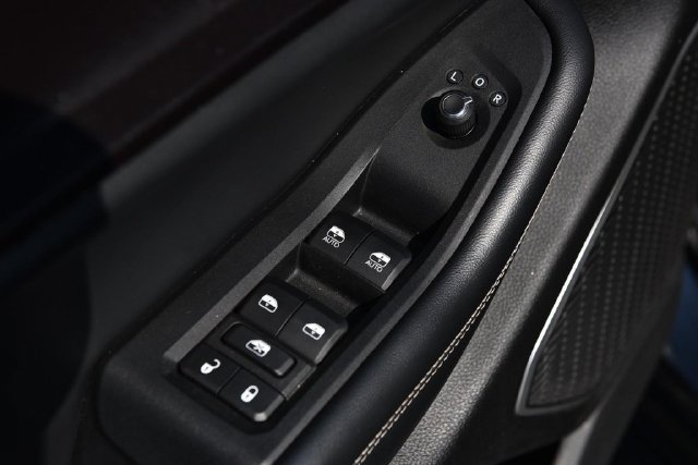 Used 2022 Jeep Grand Cherokee L Laredo w/ Luxury Tech Group I AWD/4WD image 8