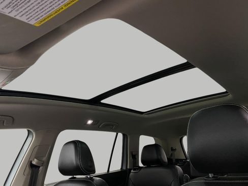 Used 2022 Volkswagen Atlas SE image 28