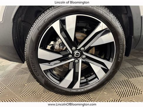 Used 2024 Volvo XC40 B5 Plus w/ Protection Package Premier AWD/4WD image 23