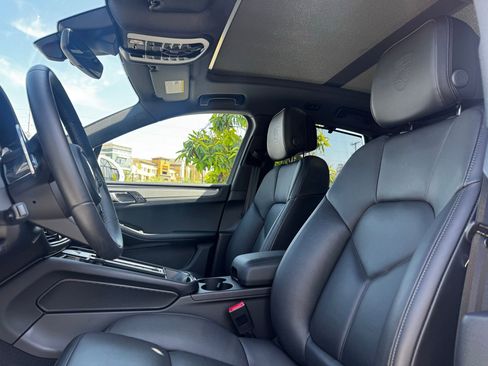 Used 2026 Porsche Macan AWD/4WD image 5