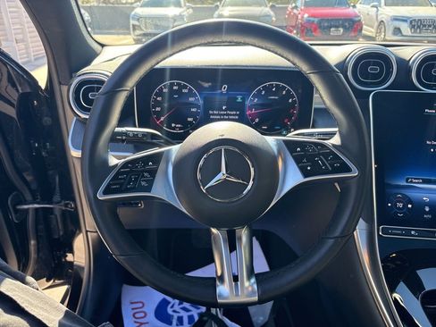 Used 2025 Mercedes-Benz GLC 300 4MATIC image 21