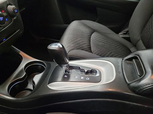 Used 2018 Dodge Journey SE image 26