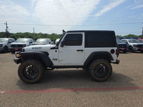 Used 2022 Jeep Wrangler Sport AWD/4WD image 4