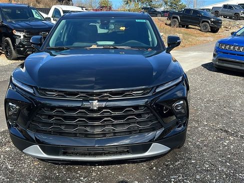 New 2026 Chevrolet Blazer LT image 2