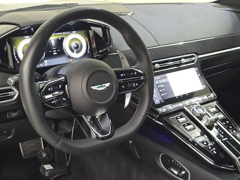 Used 2025 Aston Martin V8 Vantage Coupe RWD image 16