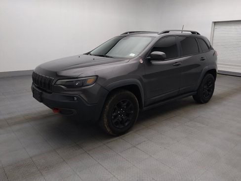 Used 2019 Jeep Cherokee Trailhawk w/ Comfort/Convenience Group AWD/4WD image 2