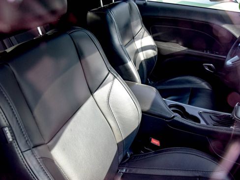 Used 2015 Dodge Challenger R/T Plus RWD image 9
